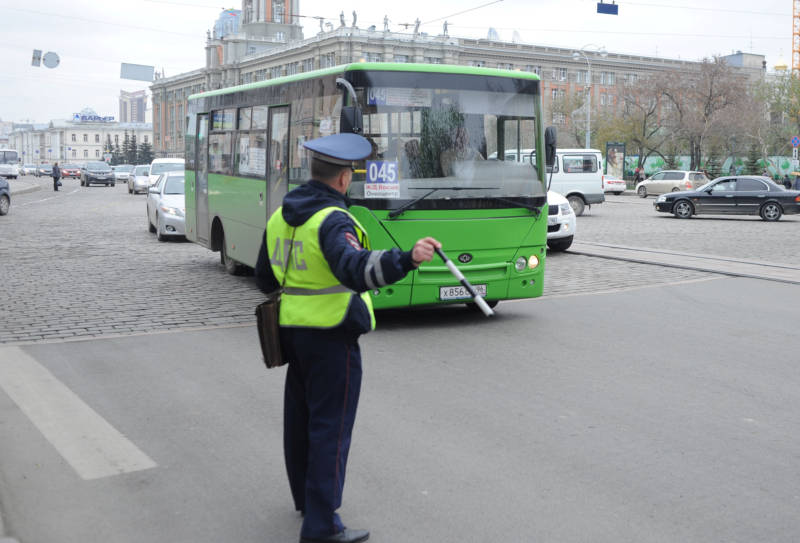 Контроль за состоянием транспорта коммерческих перевозчиков будет усилен. Фото: Антон БУЦЕНКО.