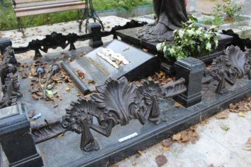 Один из сообщников ранее уже воровал ограждения на этом же кладбище.&nbsp;Фото: Прокуратура Свердловской области.