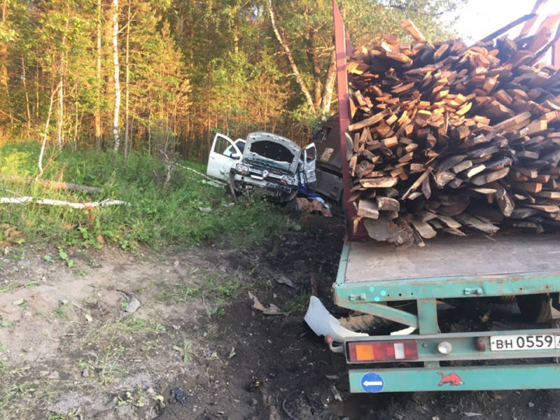 Водитель и пассажир погибли на месте. Фото: Тимофей БЕЛЫЙ, В Контакте.