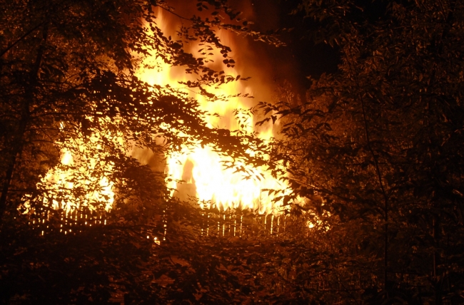 В Нижнем Тагиле рано утром тушили пожар в садовом товариществе