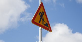 Строители продлили срок закрытия движения по Комсомольской