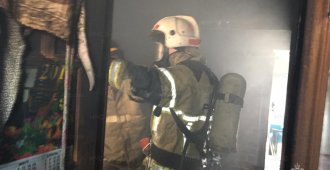 В Екатеринбурге 35 человек эвакуировались из-за пожара в 9-этажке